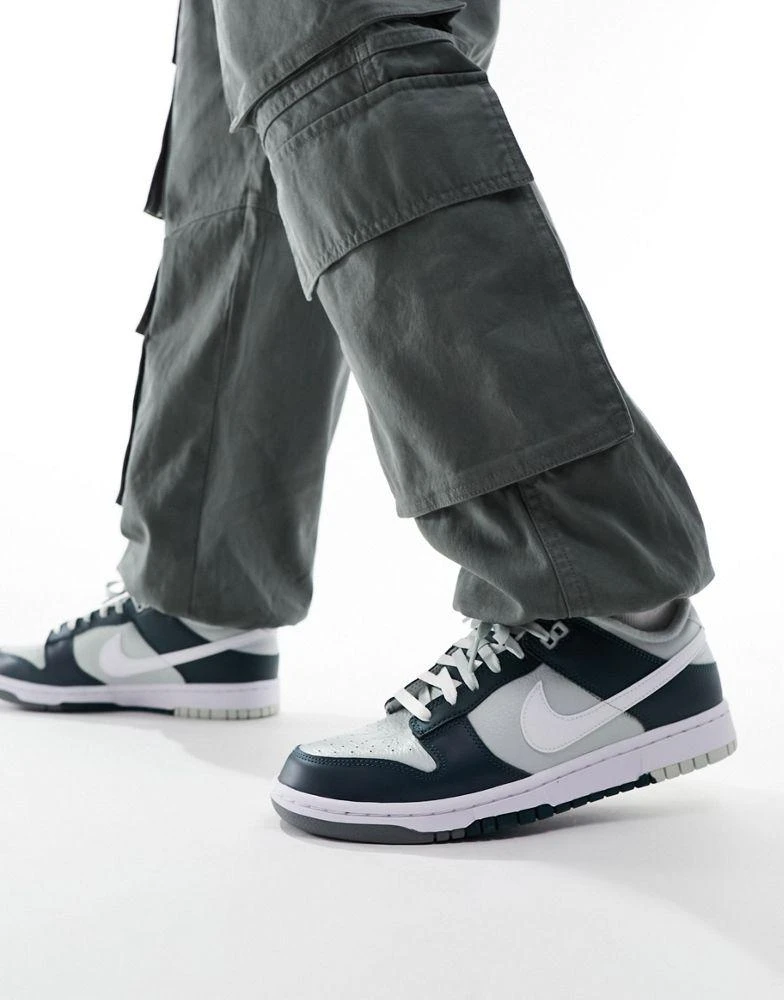 NIKE Nike Dunk Low Retro trainers in grey and deep green 5