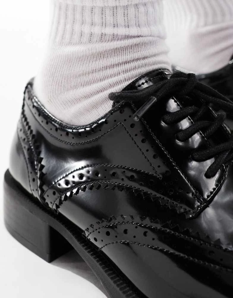 ASOS ASOS DESIGN Manny lace up flat shoes in black 2