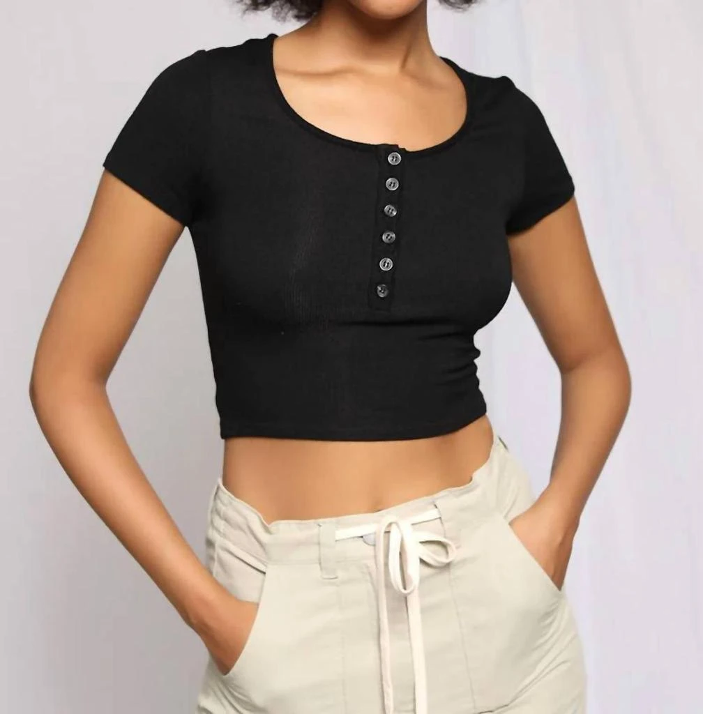 The Range Ribbed Cropped Short Sleeve Henley Top In Black 4