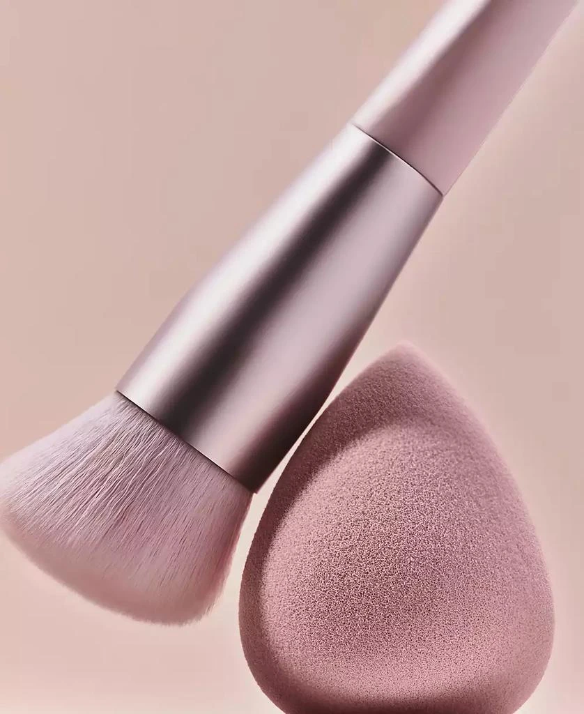 Kylie Cosmetics Foundation Brush 3