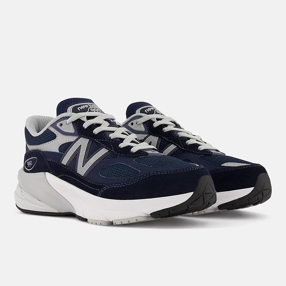 New Balance FuelCell 990v6