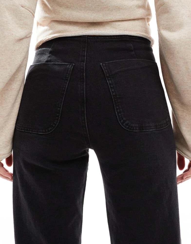 Stradivarius Stradivarius D77 button detail straight leg jean in black 4