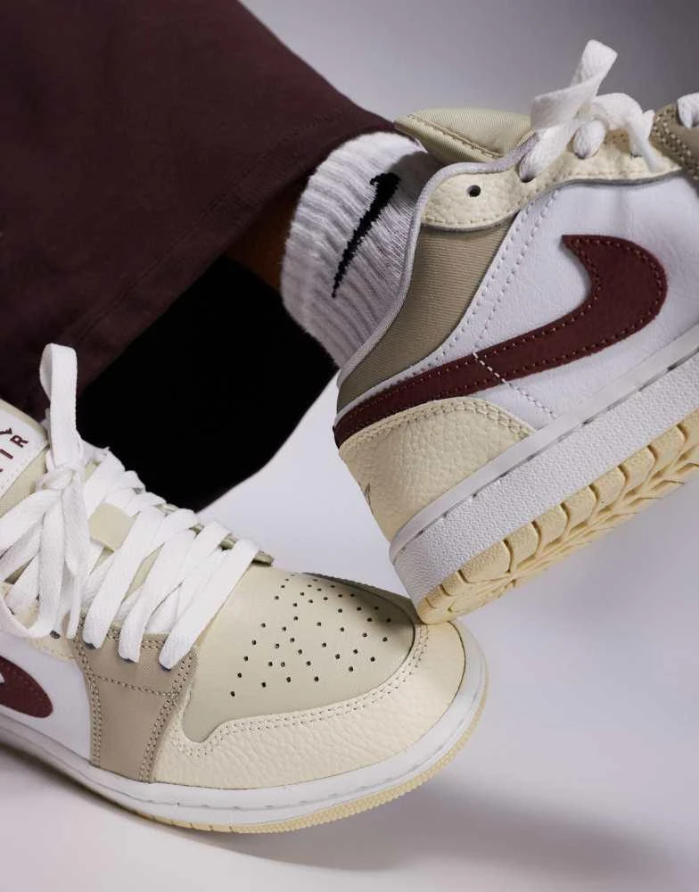 Jordan Nike Air Jordan 1 Low SE trainers in white and brown 3
