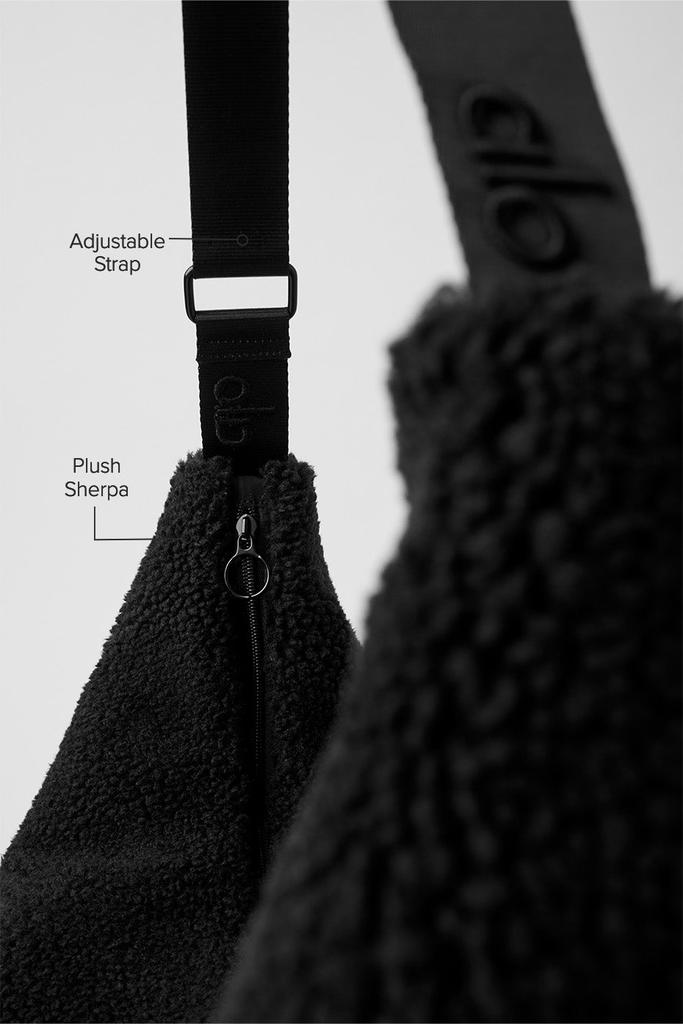 ショルダーバッグ [Alo Yoga] Sherpa Om The Go Sling Bag Alo Yoga] Sherpa Om The Go Sling Bag