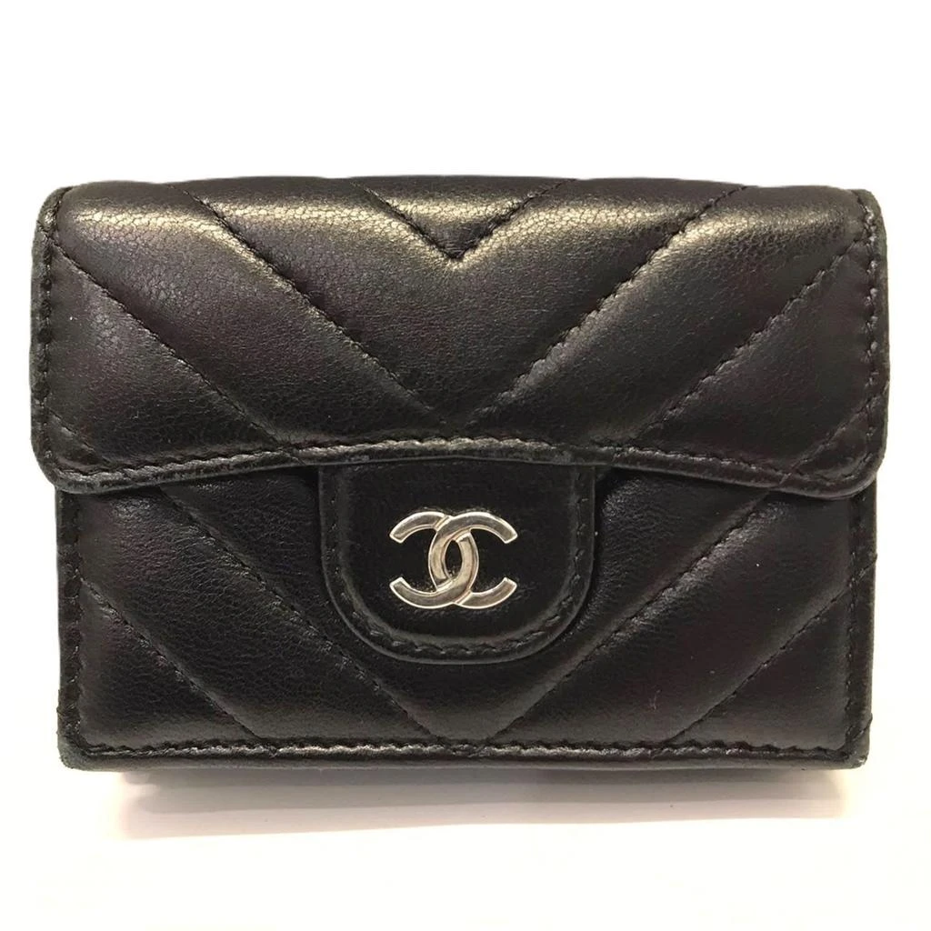 Chanel Leather Wallet (Tri-Fold) (Pre-Owned)