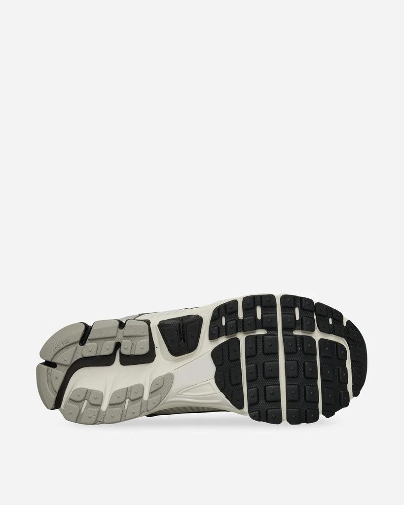 NIKE Women's Zoom Vomero 5 Sneakers Photon Dust / Black 6