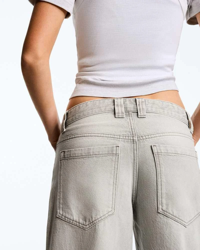 Bershka Bershka Barrel jeans in light grey 2