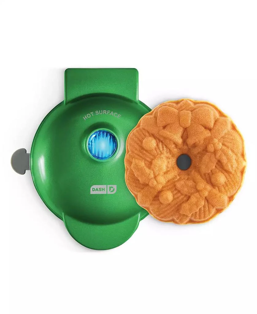 Dash Mini Wreath Bundt® Cake Maker 1