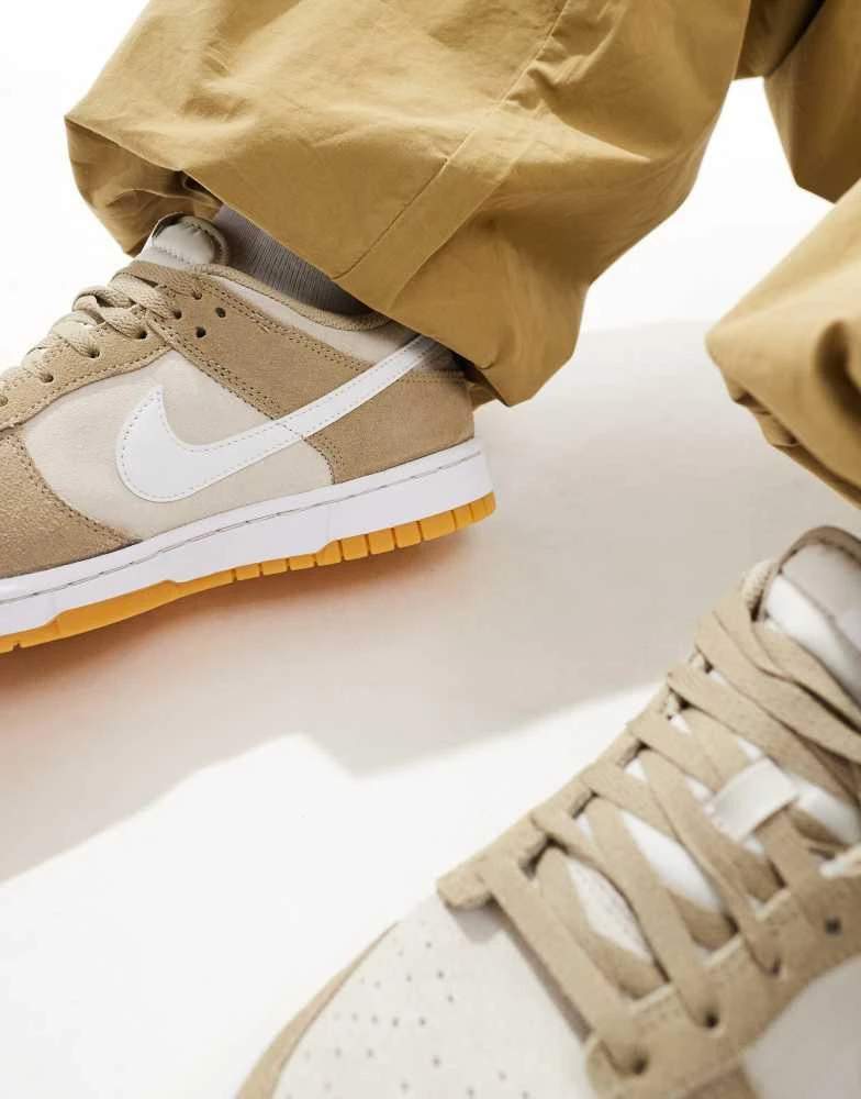 NIKE Nike Dunk low trainers in cream and orewood brown 3