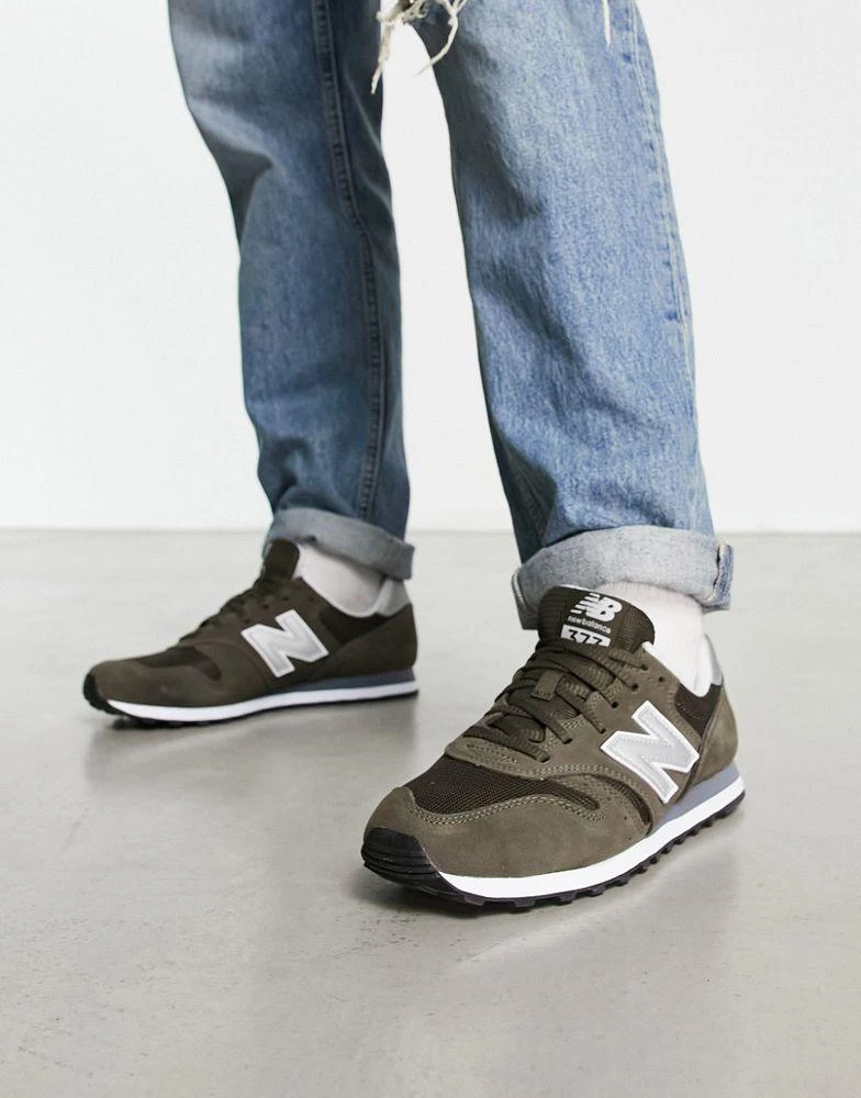 New Balance New Balance 373 trainers in khaki and off white 1