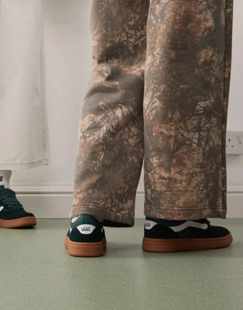Vans Vans Cruze 3.0 suede trainers in dark green with gum sole 2