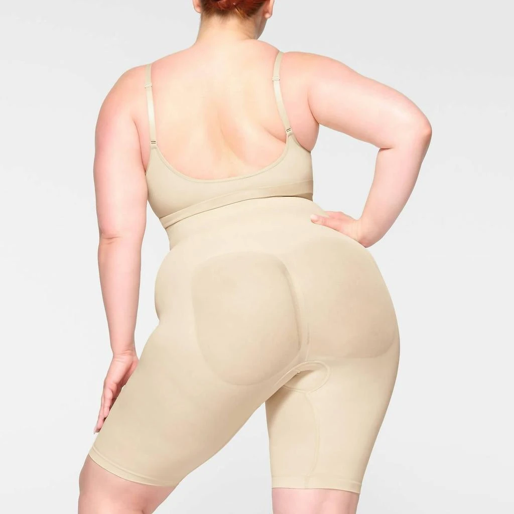 SKIMS Skims - Hight Waist Above The Knee Short 3