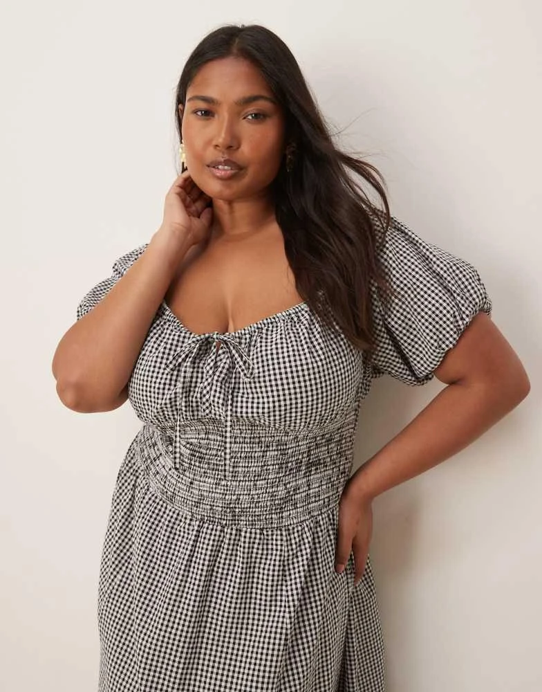Esmee Curve Esmee Curve Exclusive puff sleeve tie front maxi Beach dress in Black and White gingham - Black and White - UK 22