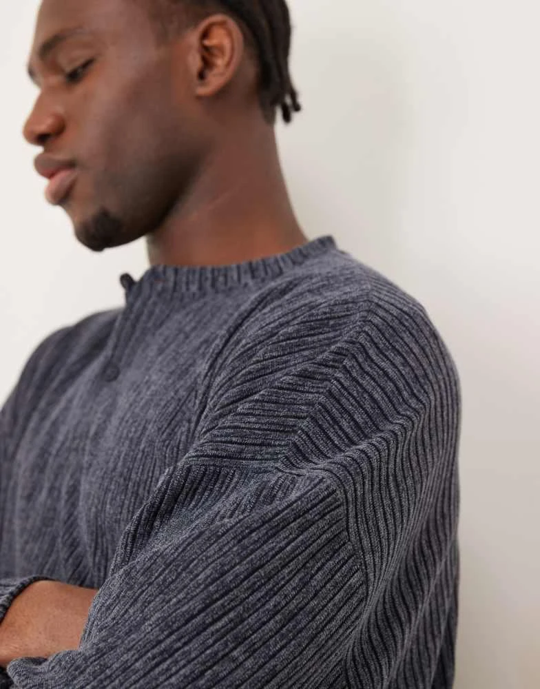 ASOS ASOS DESIGN super oversized cropped long sleeve t-shirt with henley neck in ribbed grey marl 3