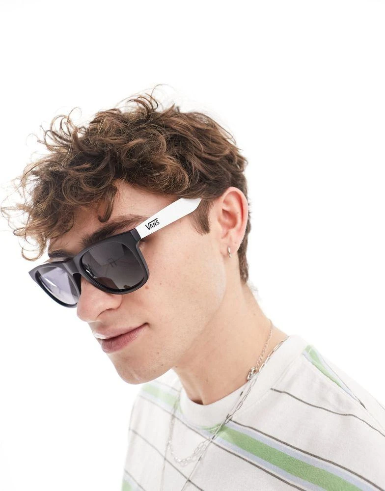 Vans Vans spicoli shades in black and white 3