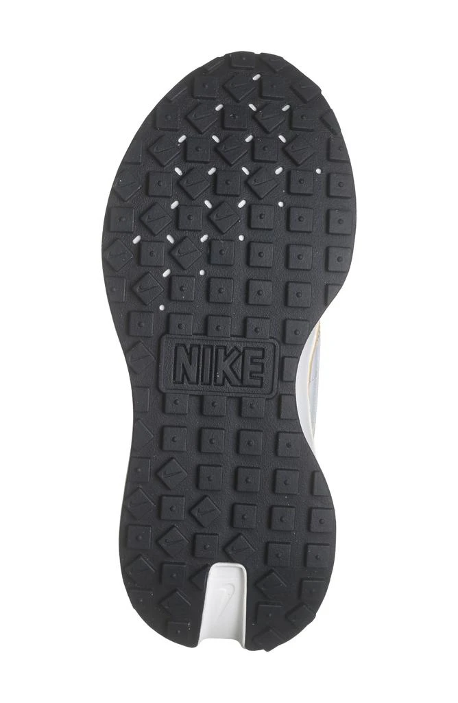 NIKE Phoenix Waffle Sneaker 5