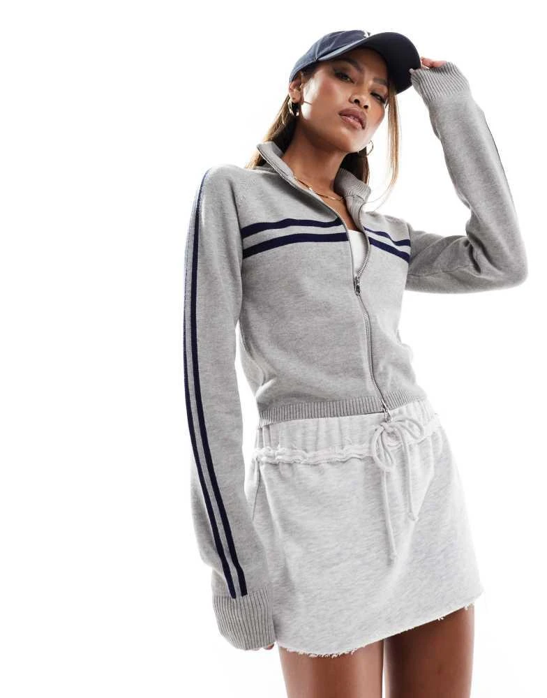 Edikted Edikted Roxanne Zip Up Knit Cardigan in grey 1