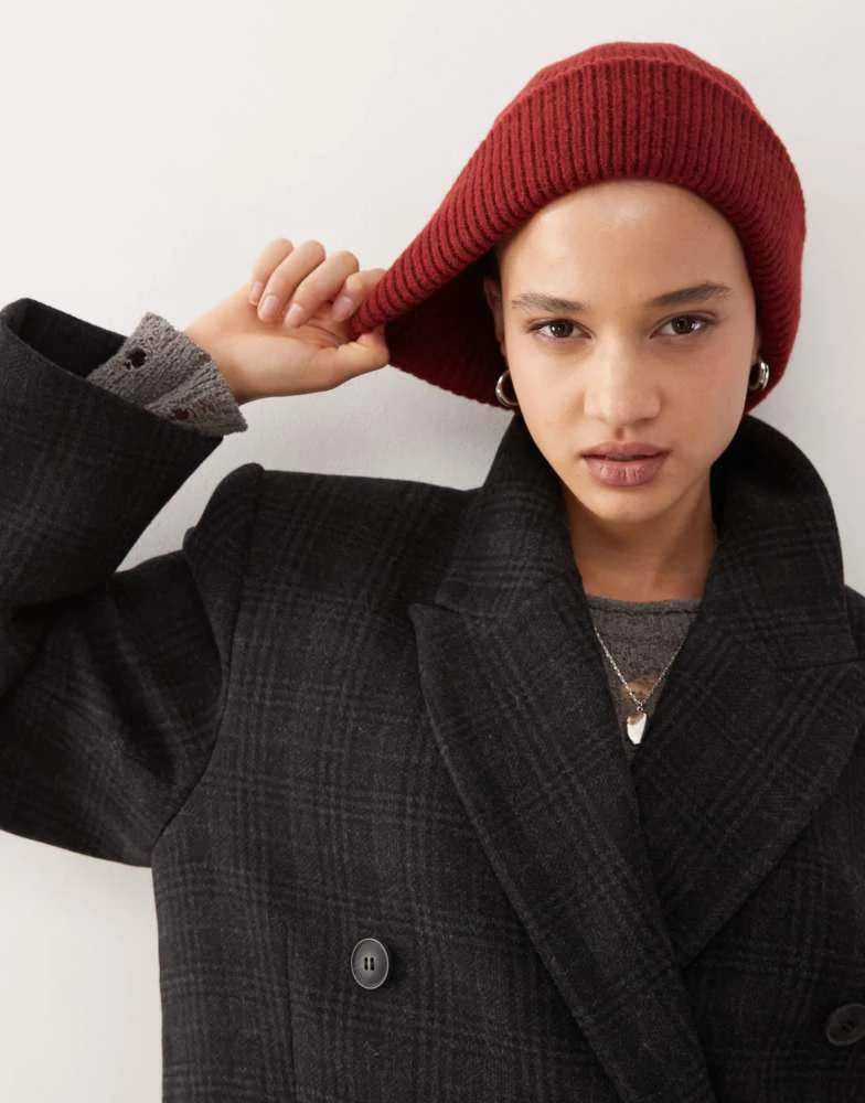 Monki Monki ribbed beanie hat in burgundy 1