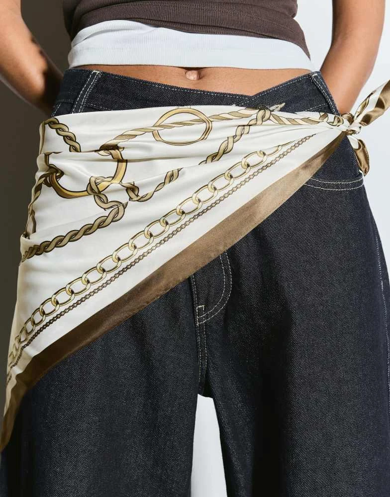 Bershka Bershka Printed sateen neckerchief in beige