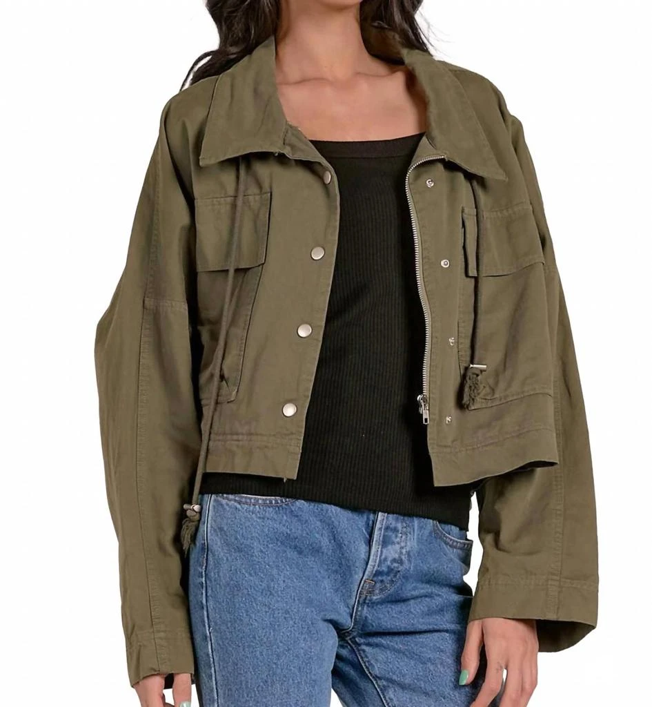 Elan Cropped Trench Jacket In Olive 3
