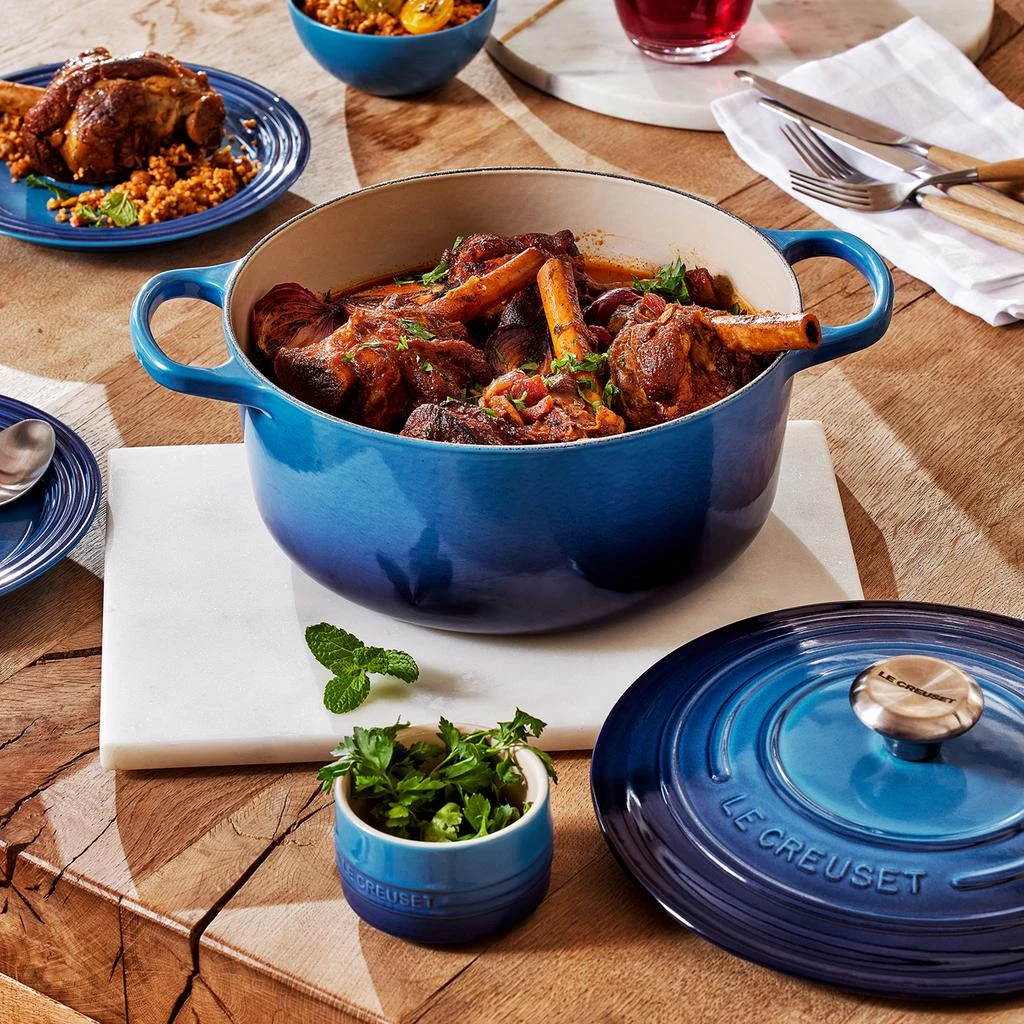 Le Creuset Signature Cast Iron Round Casserole - 28cm - Bamboo Green 2