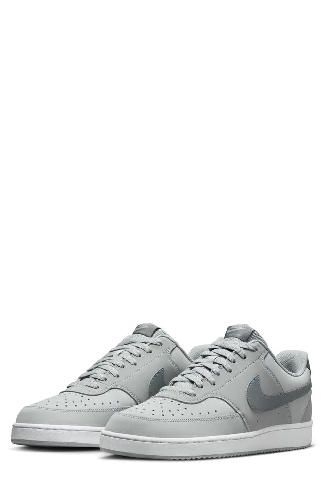 NIKE Court Vision Low Sneaker 1