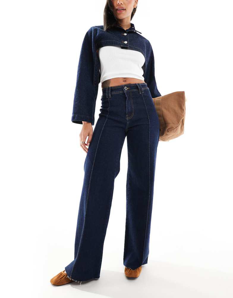 Stradivarius Stradivarius minimalist jeans with seams in dark blue