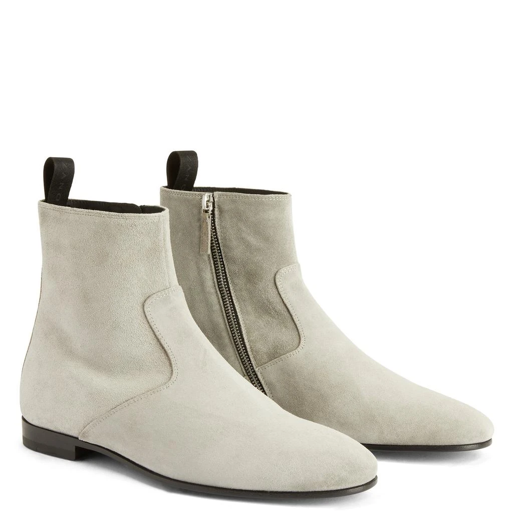 Giuseppe Zanotti Ron 2