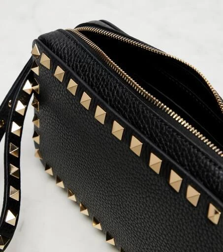Valentino Rockstud Small leather clutch 3
