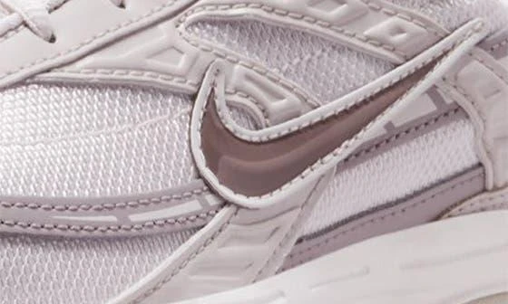 NIKE Initiator Running Shoe 7