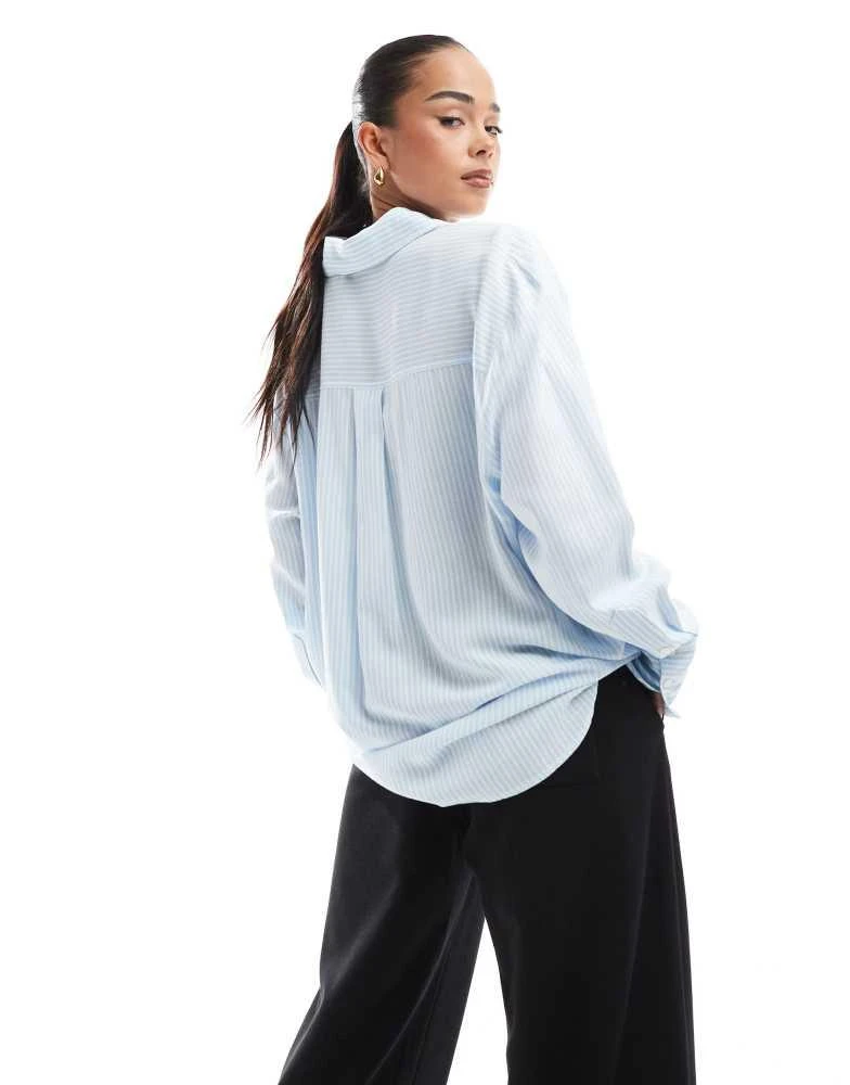 Bershka Bershka oversized linen shirt in light blue 4