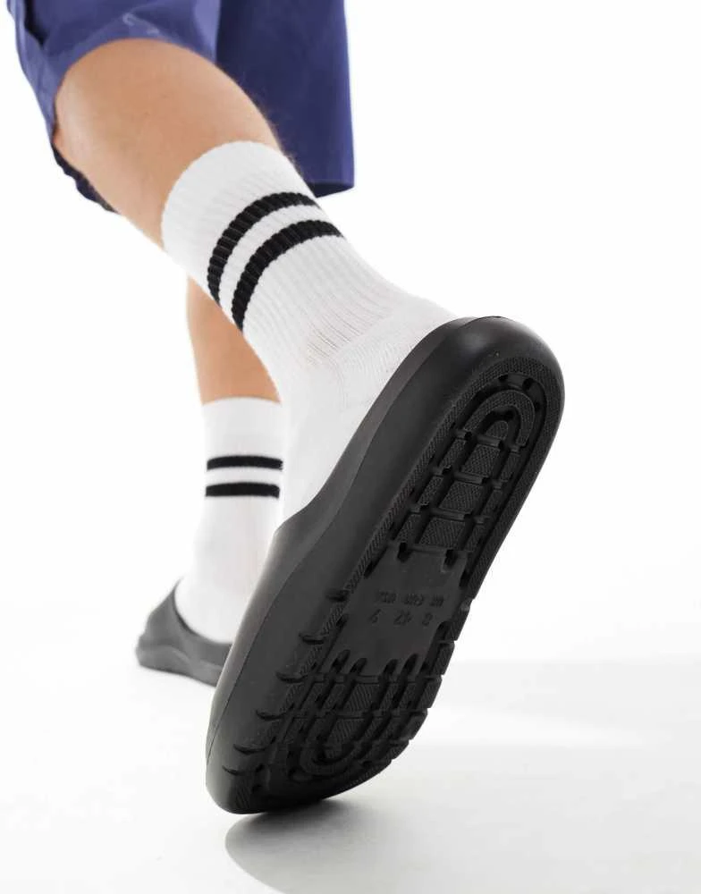 ASOS ASOS DESIGN chunky sliders in black 2