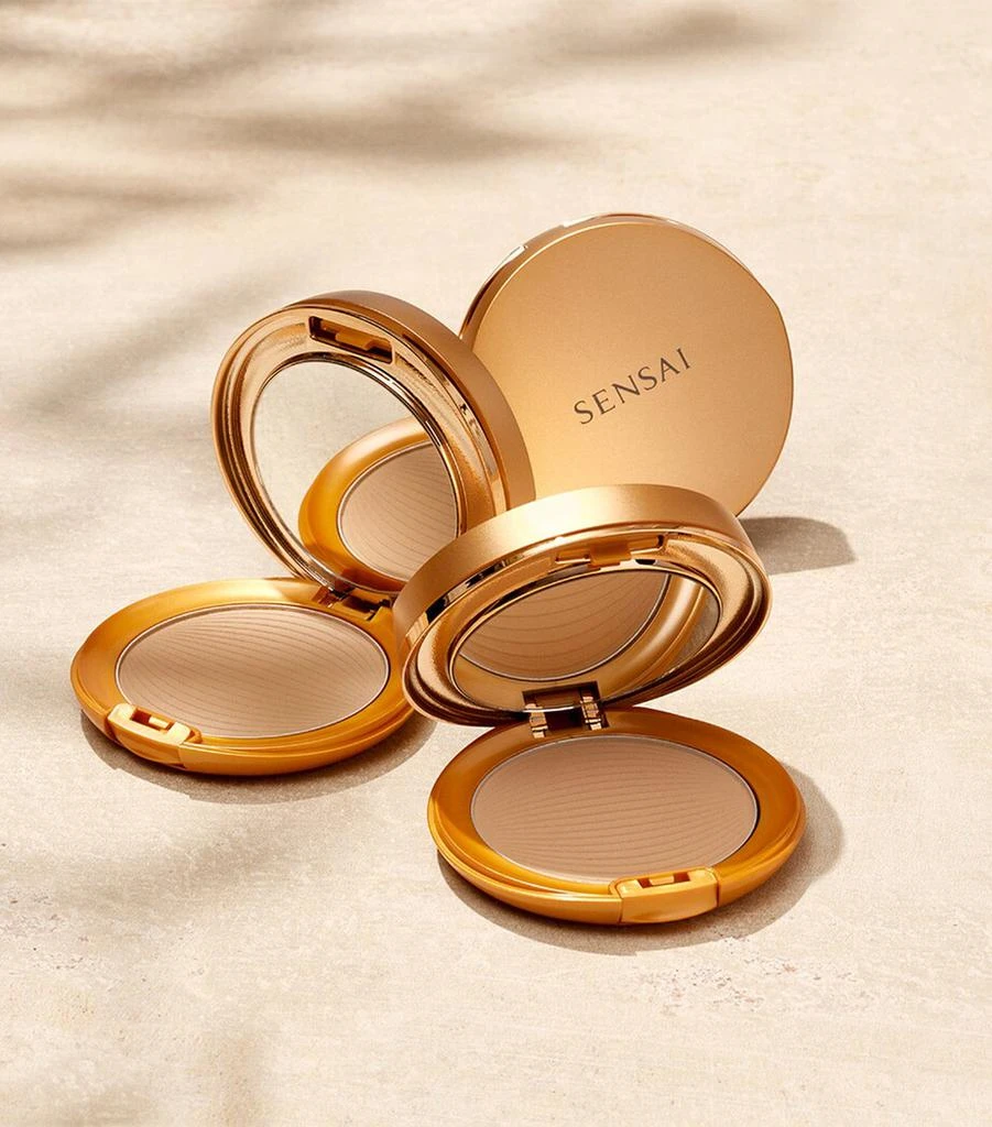Sensai Silky Bronze Natural Veil Compact Foundation 4