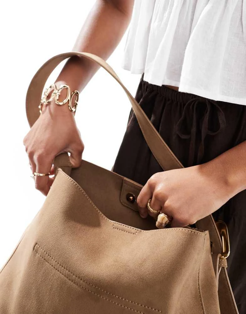 Stradivarius Stradivarius buckle shoulder bag in light brown faux suede 3