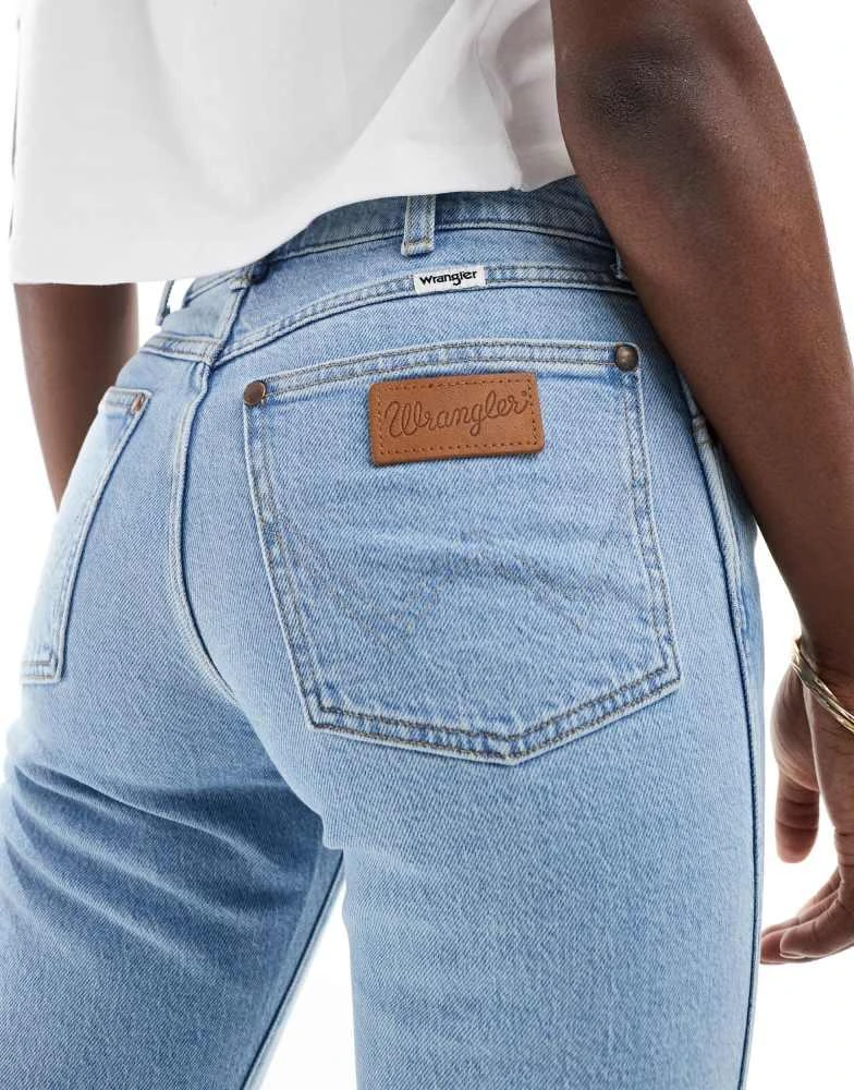 Wrangler Wrangler Sunset mom fit jeans in light blue 4