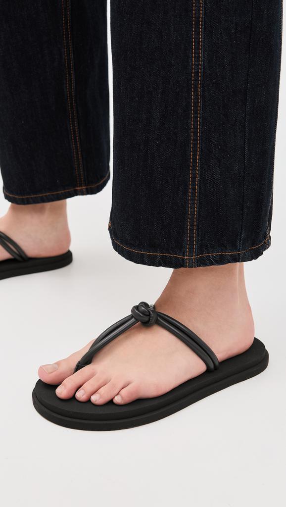 Emme Parsons Knot Pool Slides