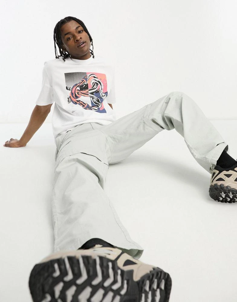 The North Face The North Face NSE Carabiner chest graphic heavyweight oversized t-shirt in white 4