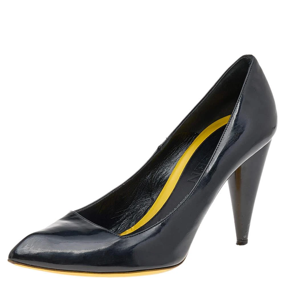 Alexander McQueen Alexander McQueen Black Patent Leather Pointed Toe Pumps Size 38 1