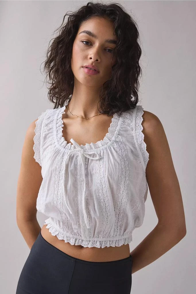 Kimchi Blue Kimchi Blue Juniper Lace Trim Tie-Front Crop Tank Top
