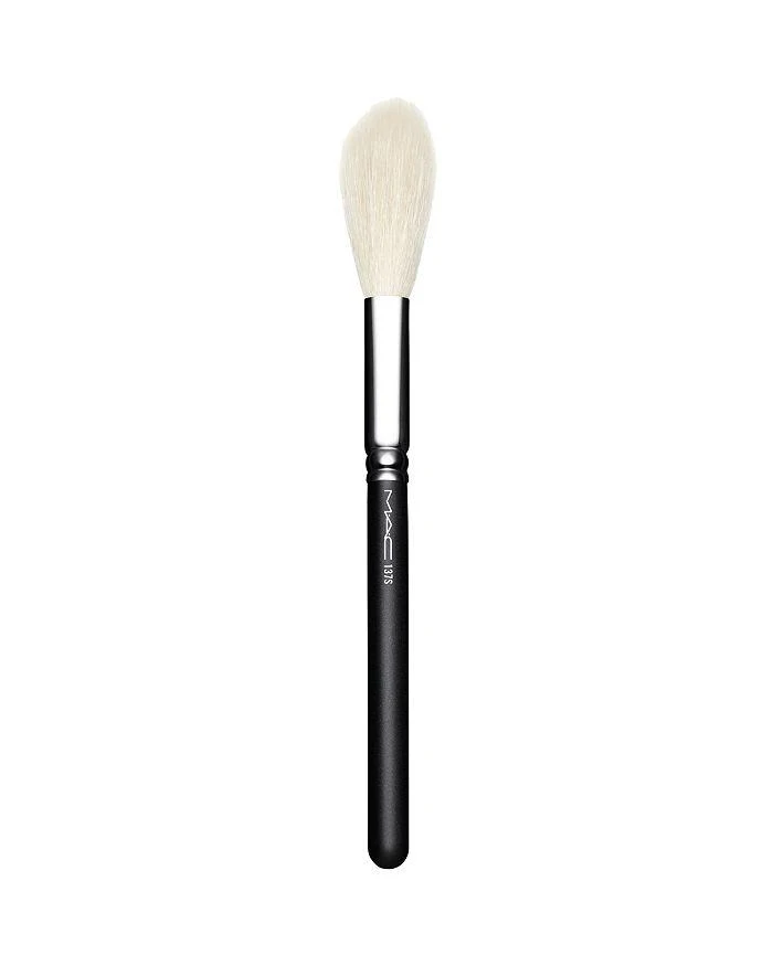 MAC 137S Long Blending Brush 1