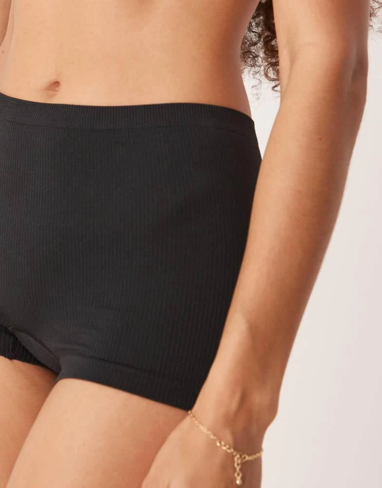 ASOS ASOS DESIGN seamless ribbed short in black 4
