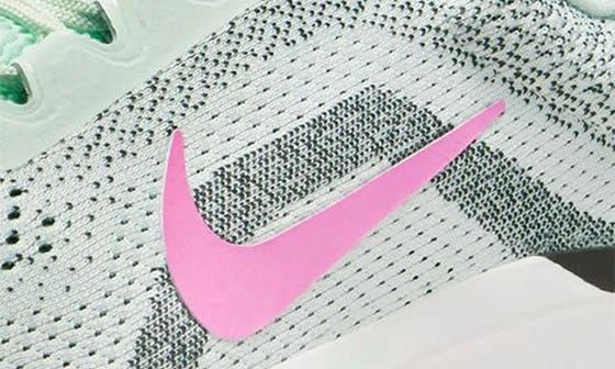 NIKE Air Winflo 11 Running Shoe 6