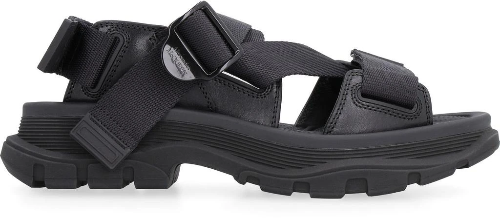 Alexander McQueen
Tread flat sandals Alexander McQueen Tread Flat Sandals | Black | FARFETCH main image 2