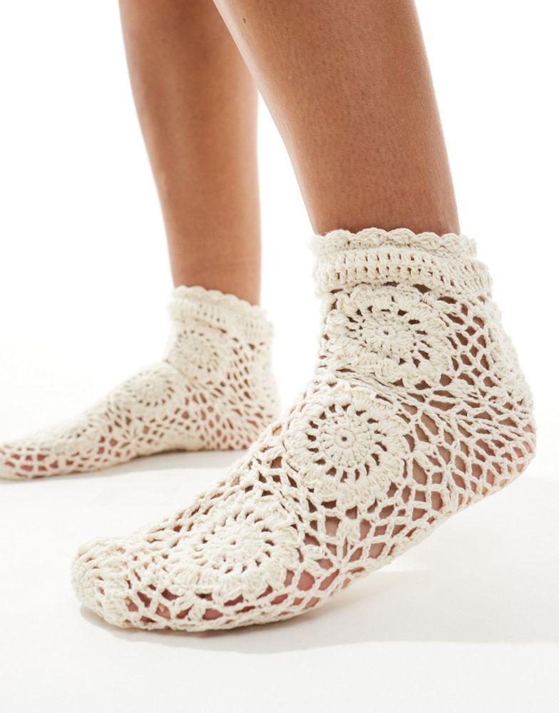 Reclaimed Vintage Reclaimed Vintage crochet socks in white