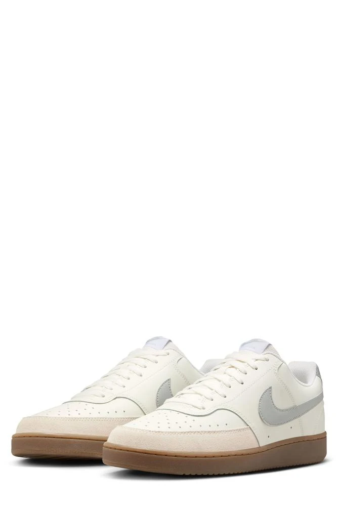 NIKE Court Vision Low Sneaker 1