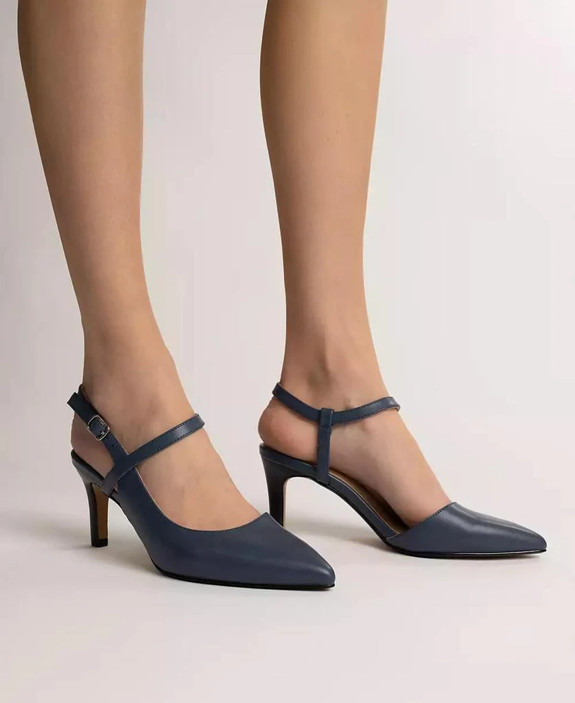 Journee Collection Women's Scipio Pointed Toe Pumps 6