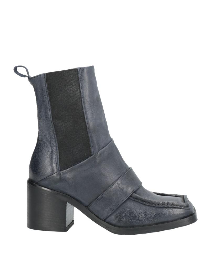 1725.A Ankle boot