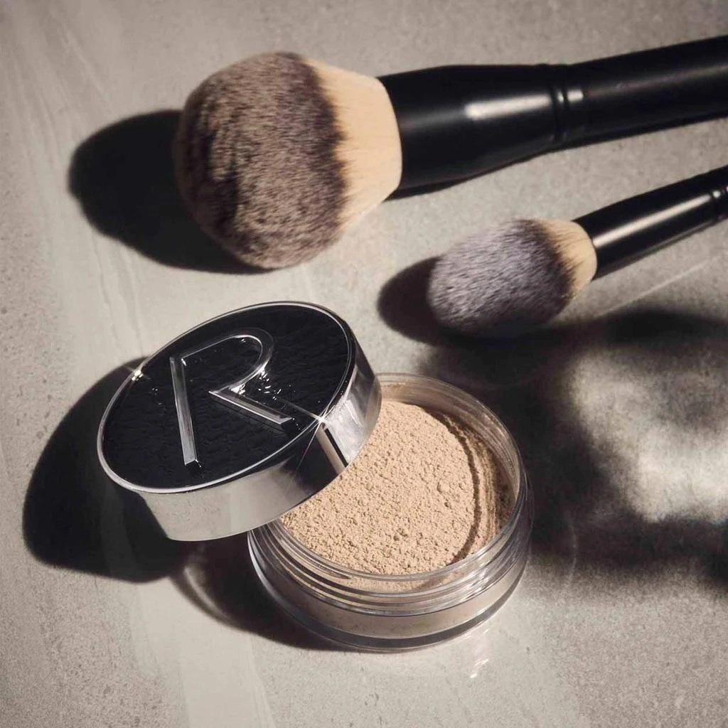 Rodial The Multi-Blend Brush 4