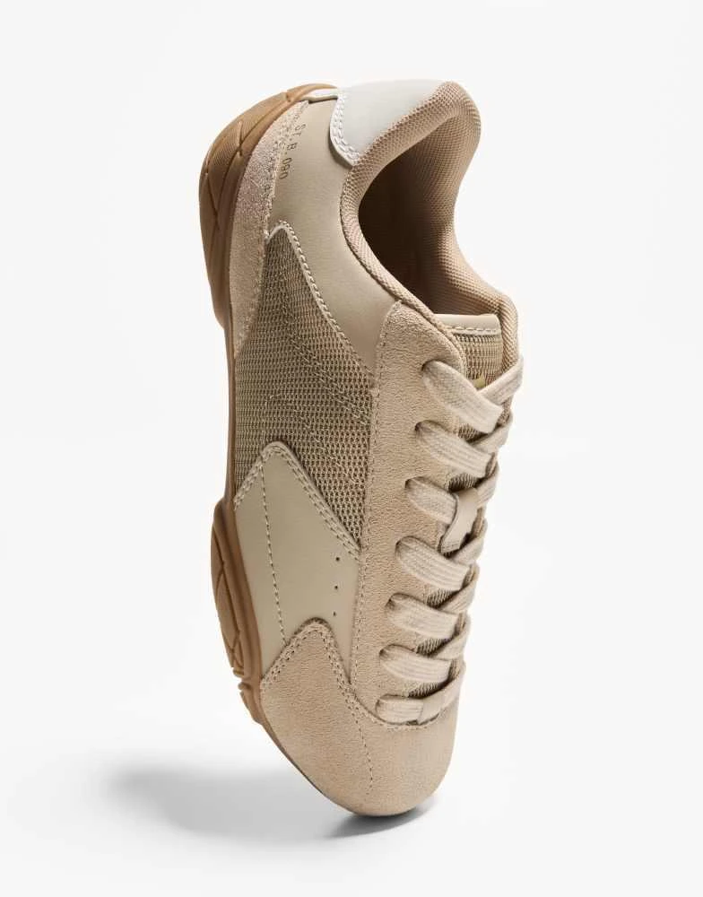 Bershka Bershka trainers in tan 3