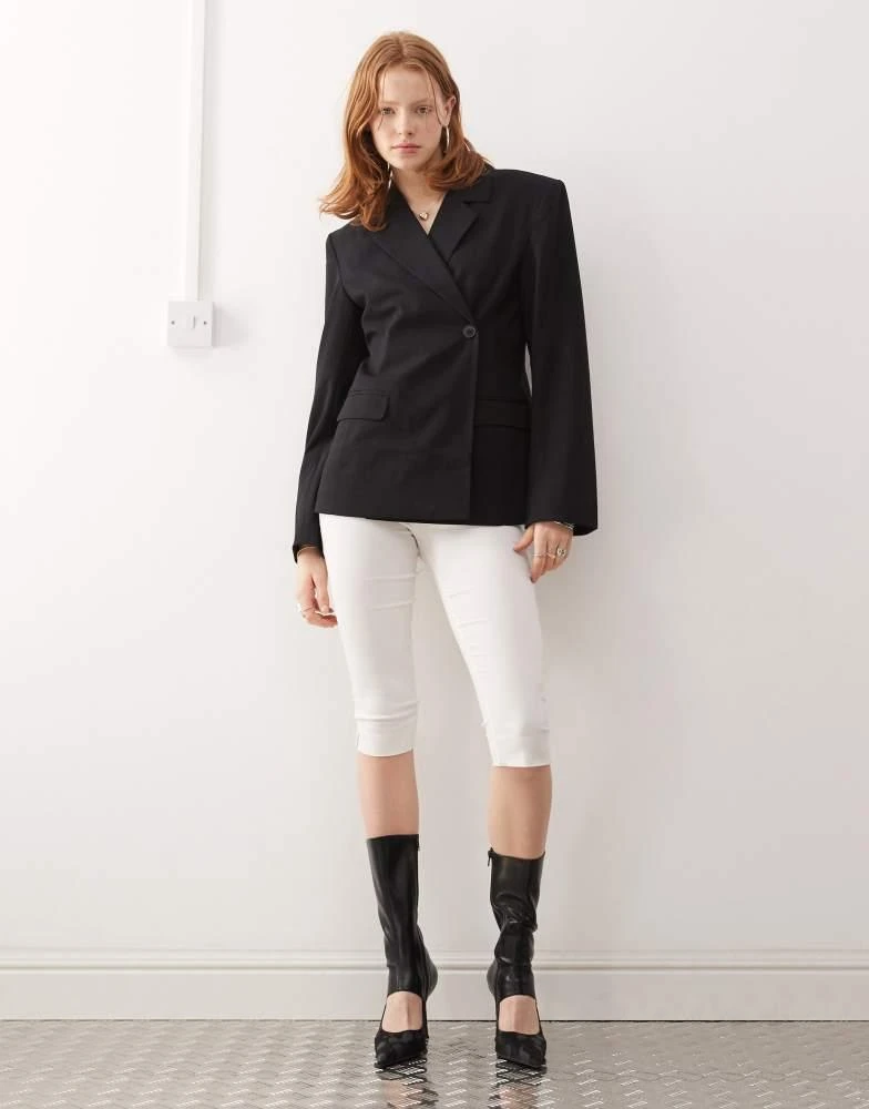 Weekday Weekday Edgar fitted blazer in black 3